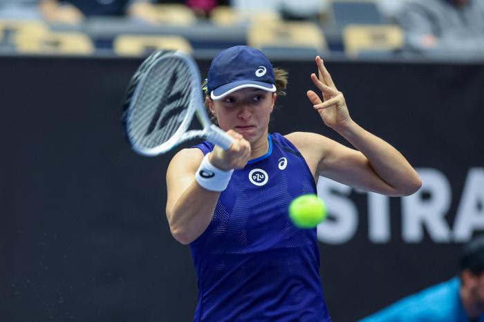 Jadwal nonton langsung WTA Finals Iga Świątek dan Jelena Rybakina