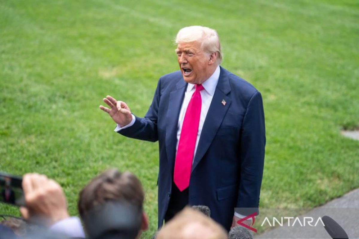 Trump sebut AS akan bantu atasi penumpukan lalu lintas Selat Hormuz